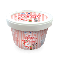 «Frozen Yoghurt» with strawberries