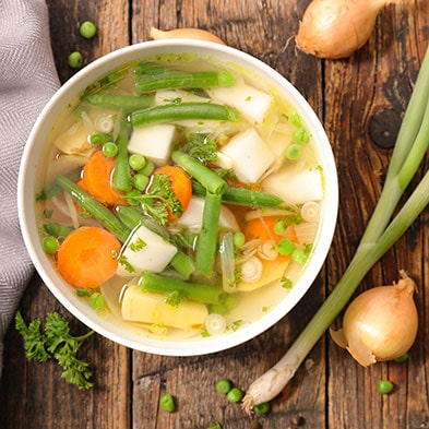 овочевий суп зі стручковою квасолею та рисом